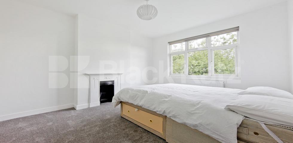 			LET , 4 Bedroom, 1 bath, 1 reception Terraced House			 Merton Road, East Putney/Wandsworth 